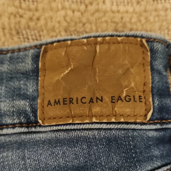 American Eagle Outfitters High Rise Distressed Blue Jeans - Picture 4 of 4
